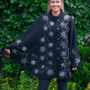 naiste villane kootud poncho Lotta vilditud värviliste kaunistustega