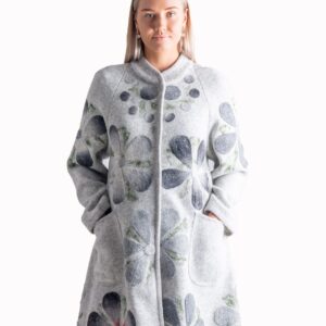 Kootud villane naiste kevad/sügismantel