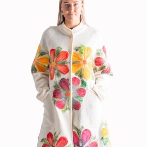 Kootud villane naiste kevad/sügismantel