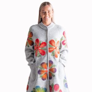 Kootud villane naiste kevad/sügismantel