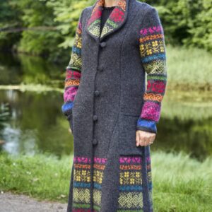 Naiste villane mantel Marie. Pikk ja soe rahvusmustritega